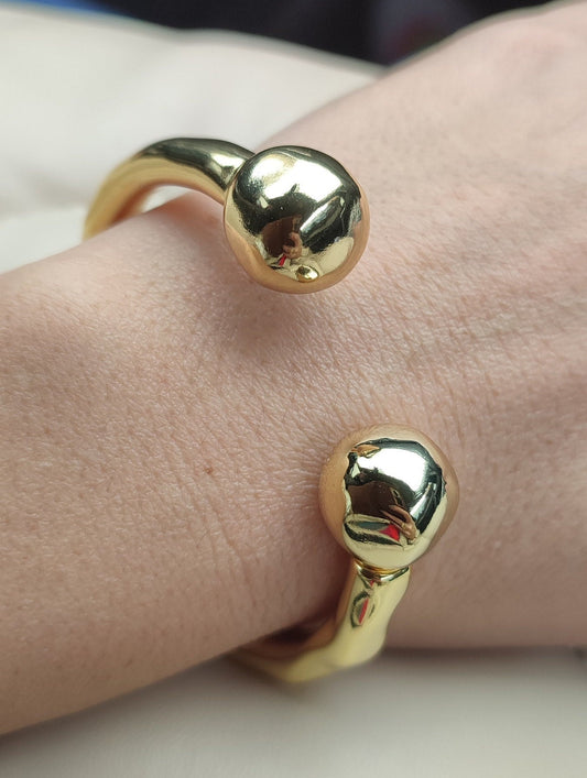 Alien Cuff